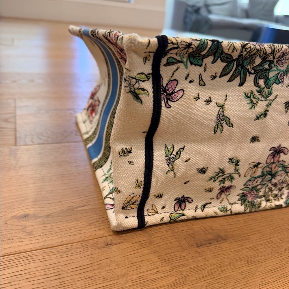 Christian Dior Book Tote - Picture 4 of 9
